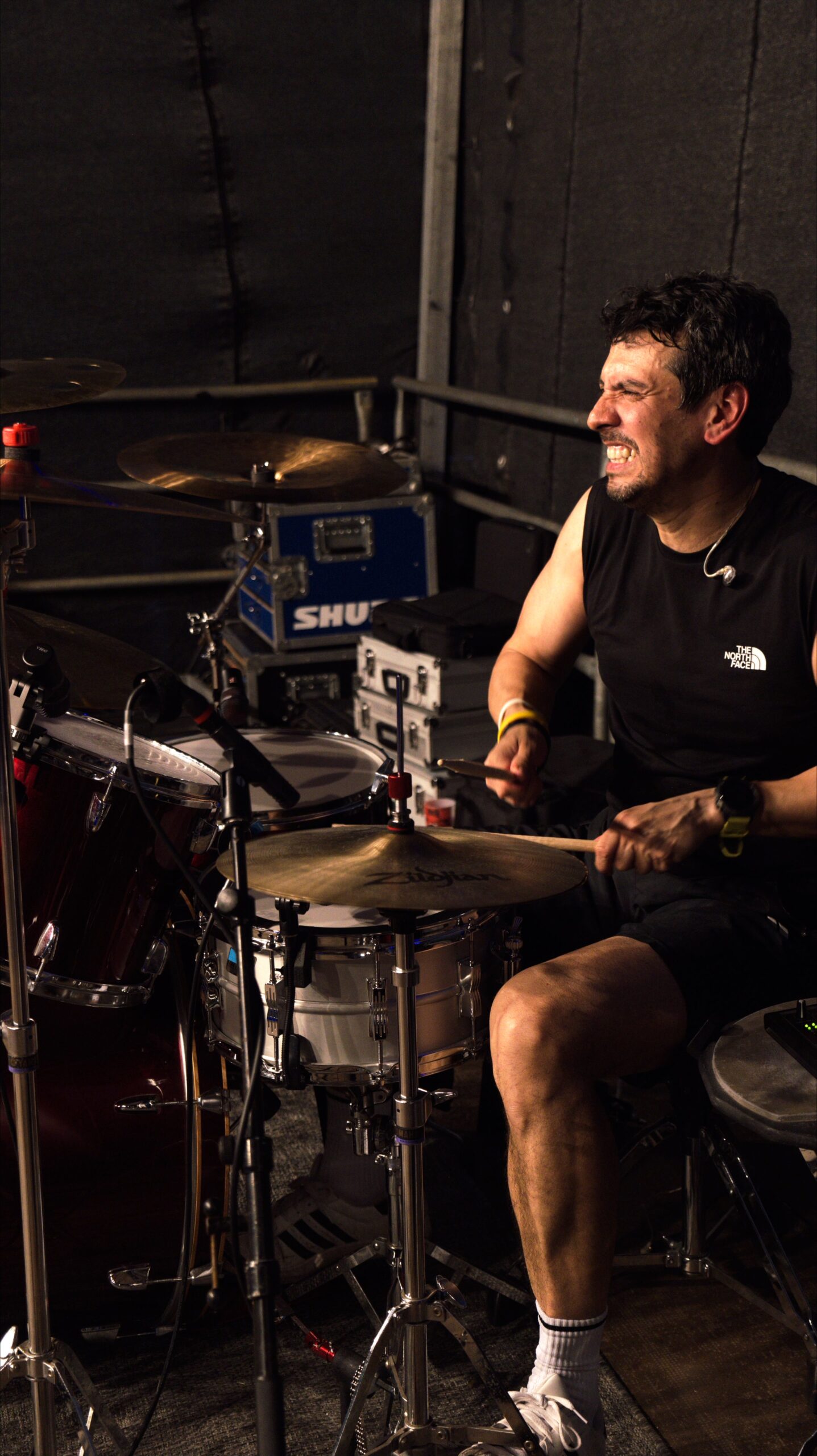 Juan an den Drums